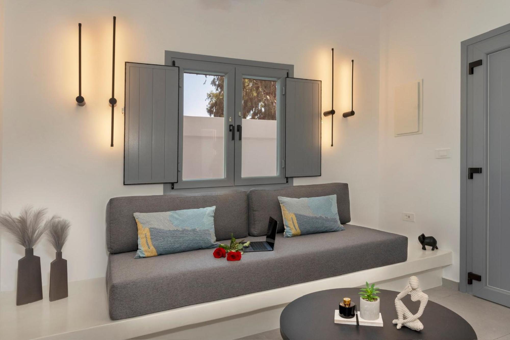 Linea Luxury Suites Фира Екстериор снимка
