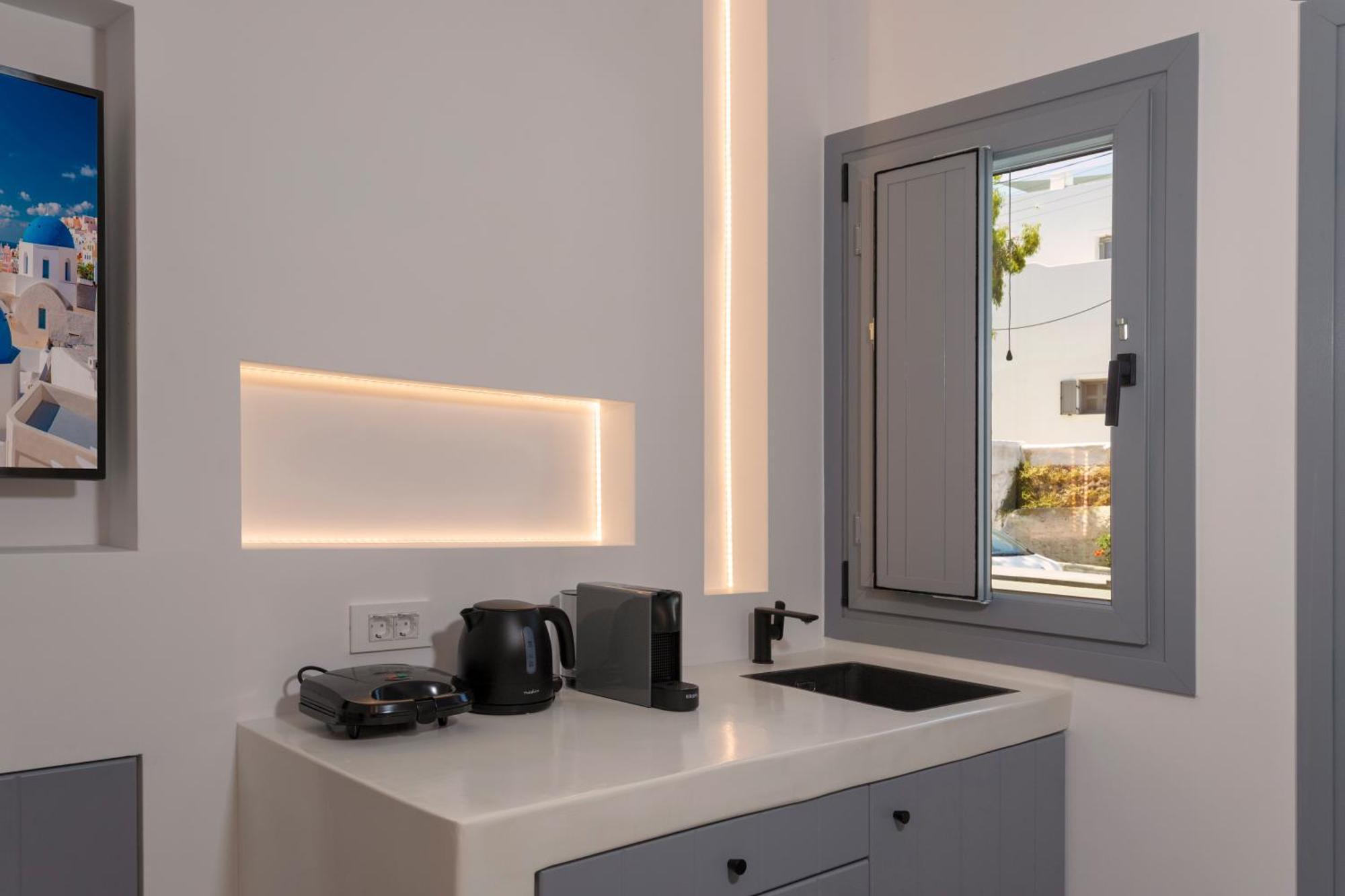 Linea Luxury Suites Фира Екстериор снимка