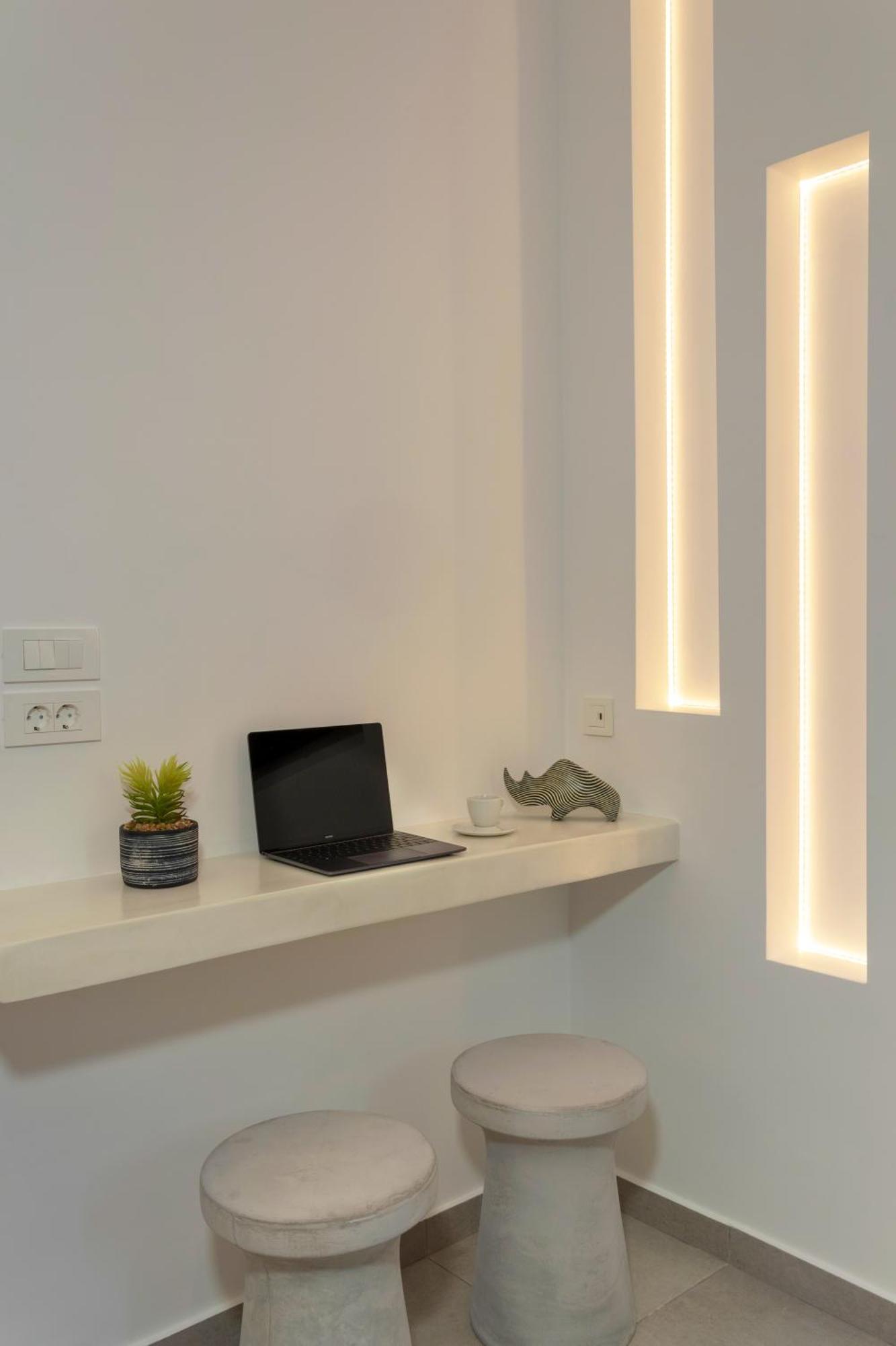 Linea Luxury Suites Фира Екстериор снимка