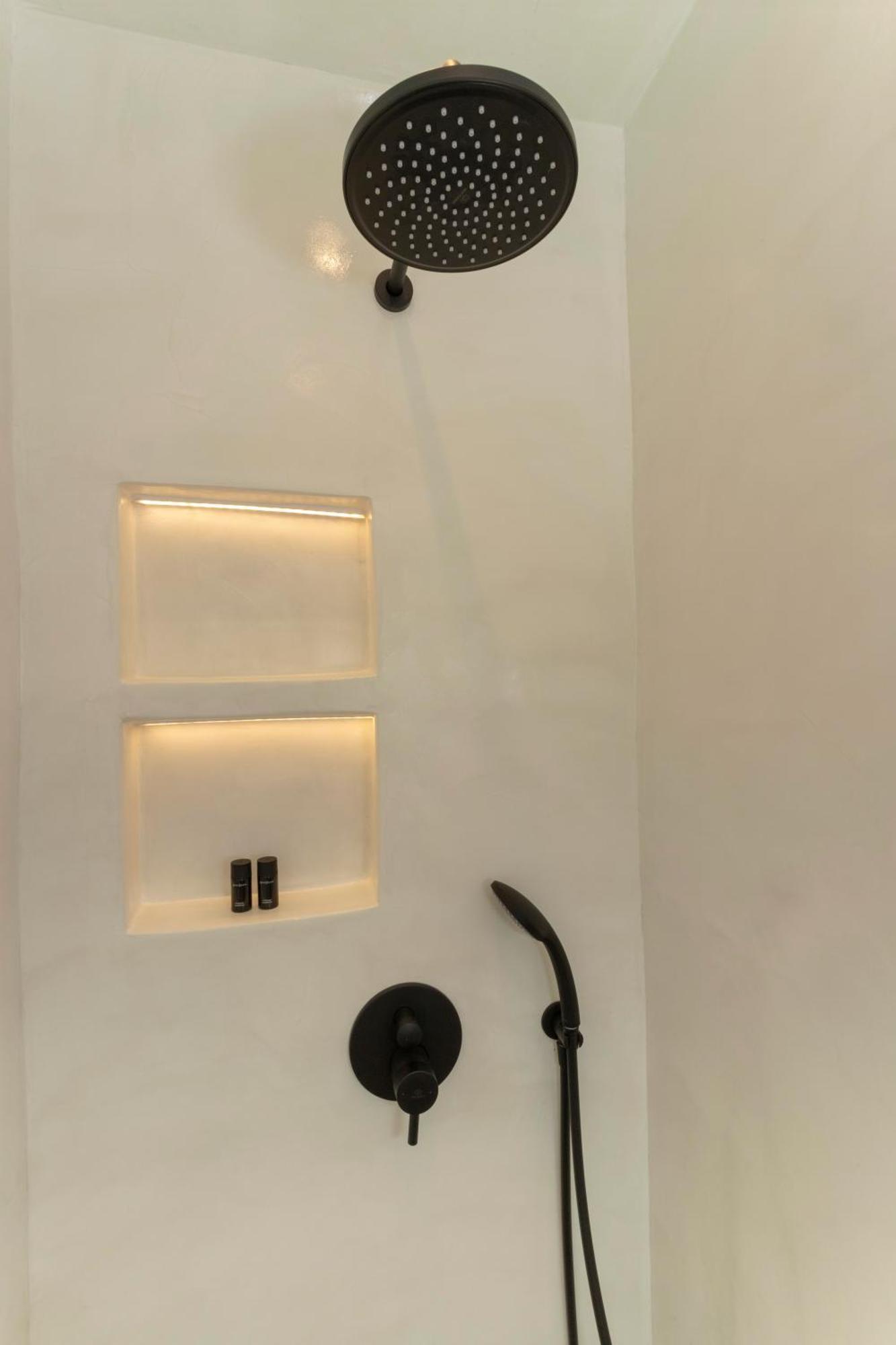 Linea Luxury Suites Фира Екстериор снимка